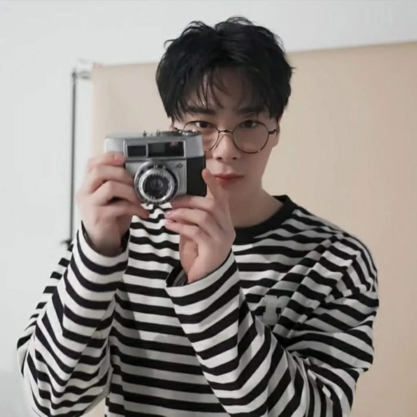 A moment captured by Moonbin (ASTRO)'s fan