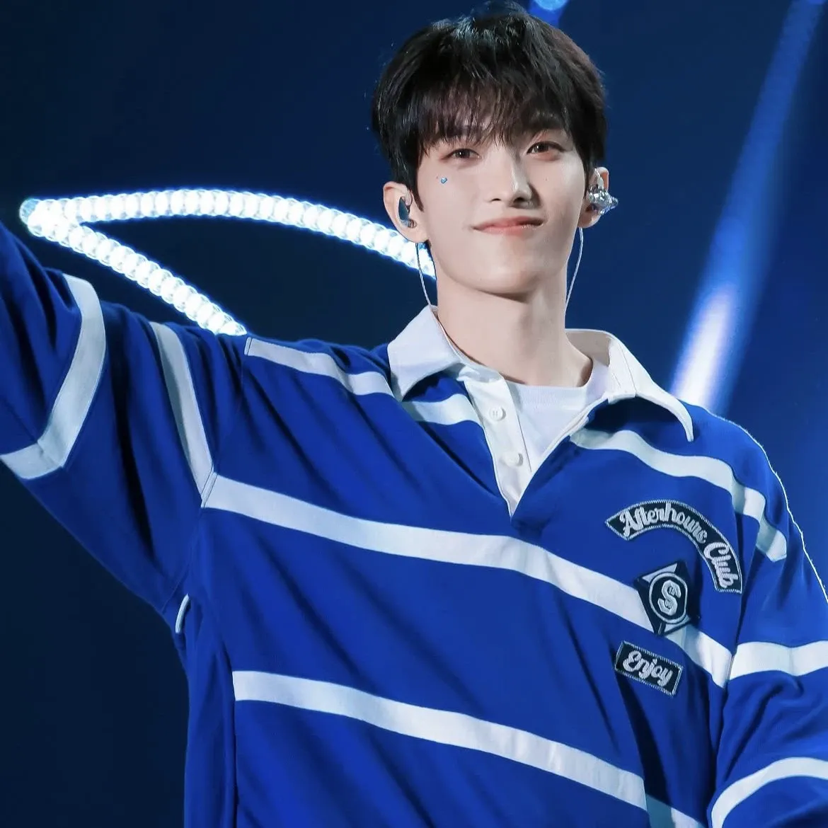 Latest photo of DK (SEVENTEEN)