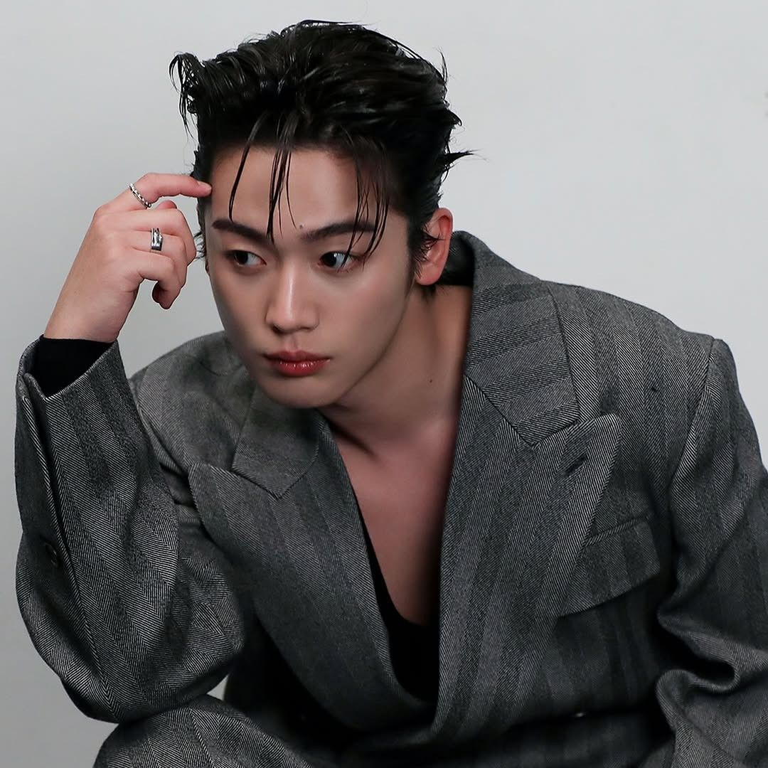 A moment captured by Kim Yohan (WEi)'s fan