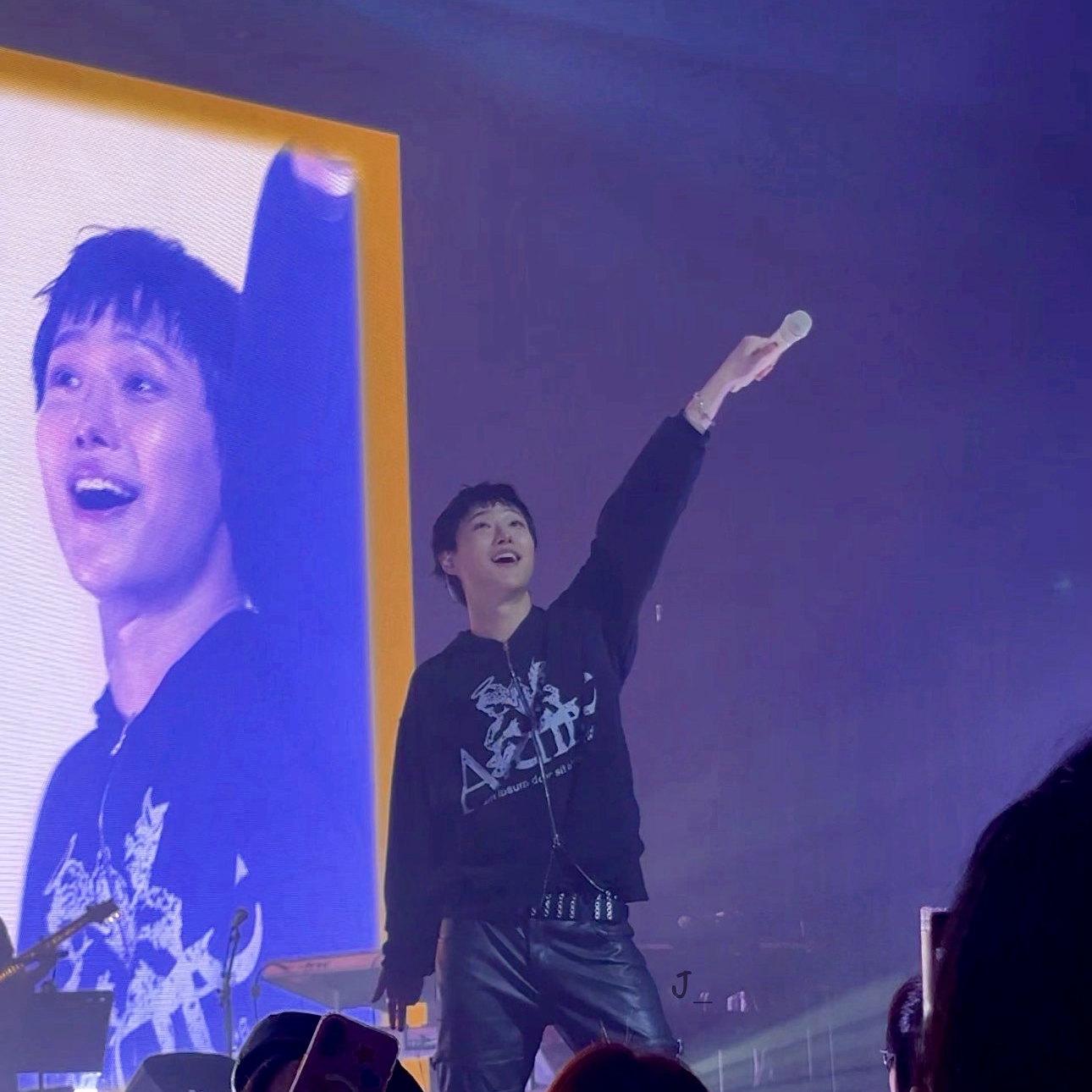 A moment captured by WOODZ's fan