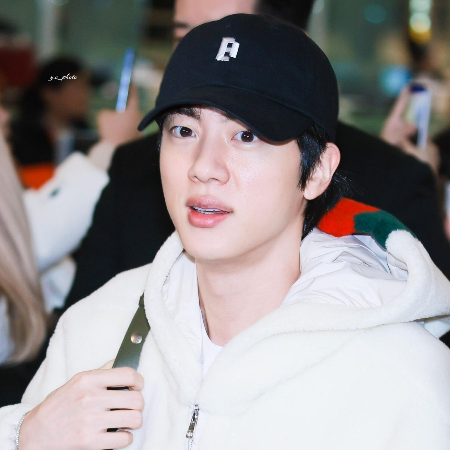 진 (방탄소년단)의 최신 사진