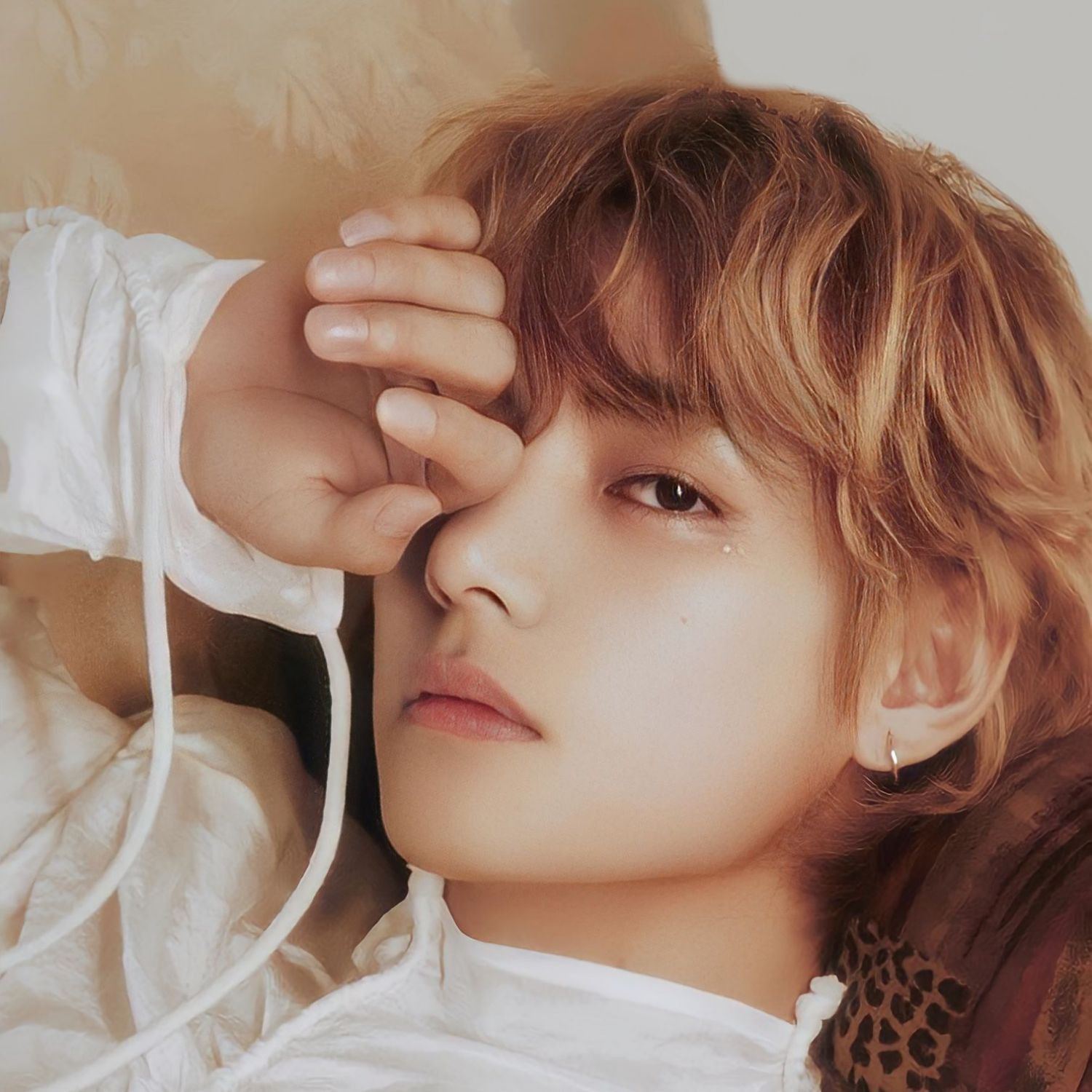 V (防弹少年团)的最新照片