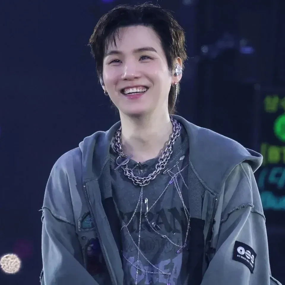 SUGA (防弹少年团)的最新活动照片