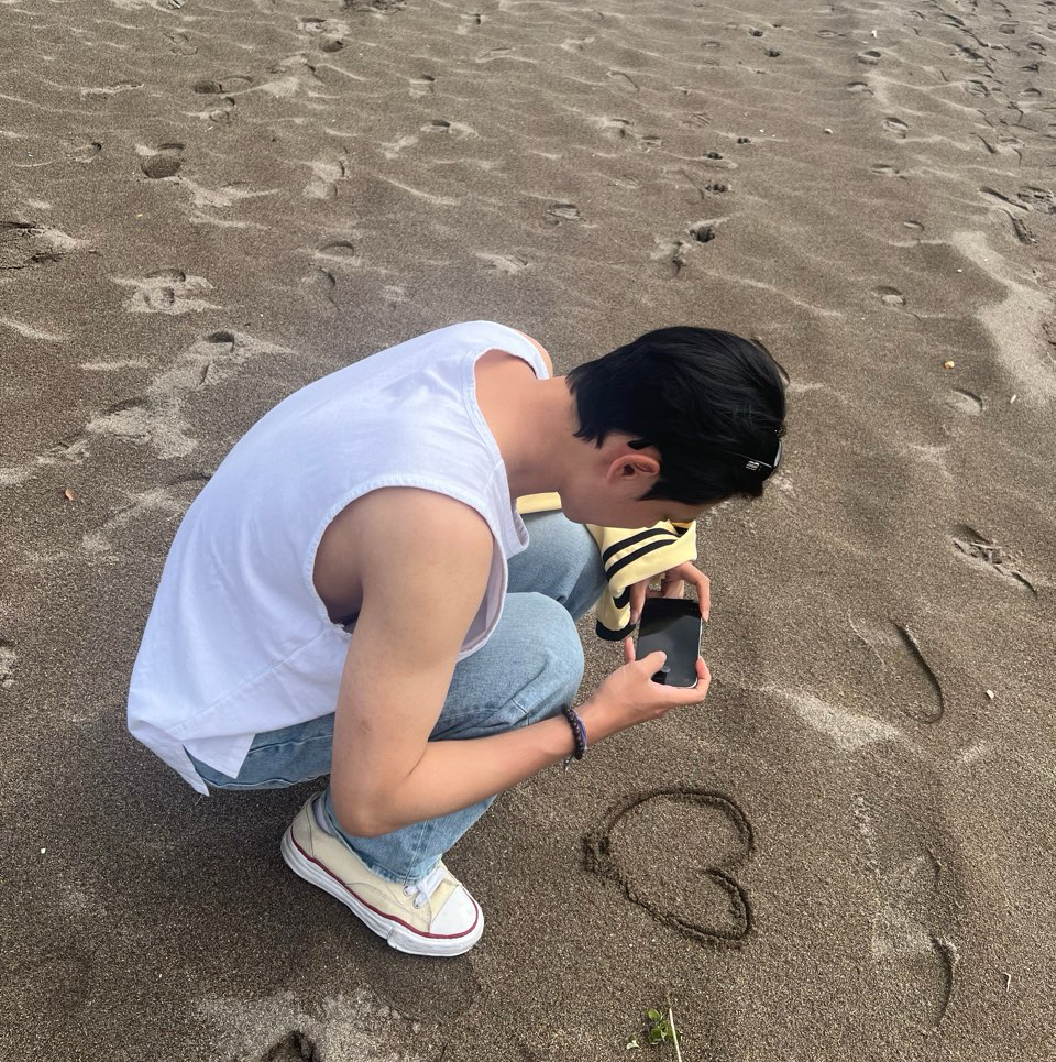 Behind-the-scenes cut of Choi Byungchan