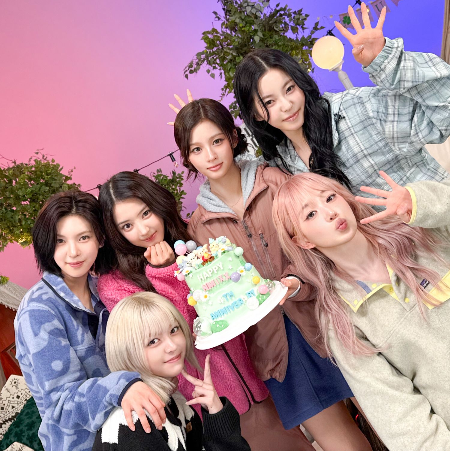 Latest photo of Jiwoo (NMIXX)