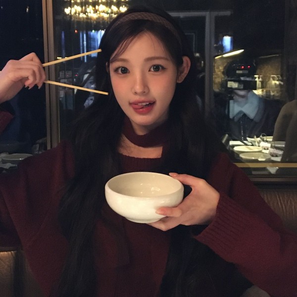 今天在最爱偶像中闪耀的Yuha (Hearts2Hearts)代表照片