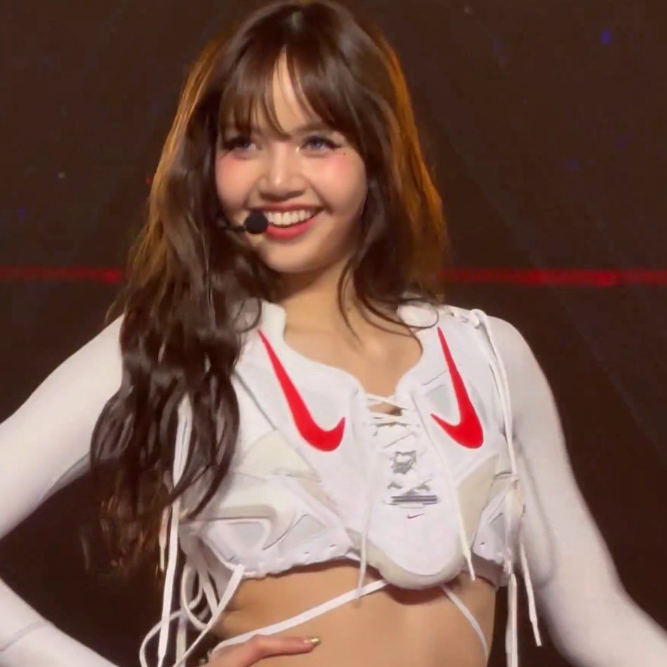 Potret di balik layar Lisa (BLACKPINK)