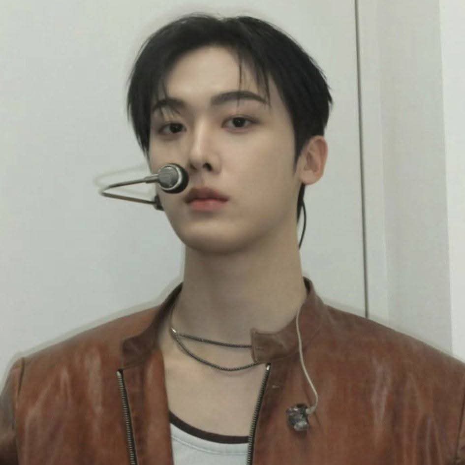 아스트로의 최신 사진