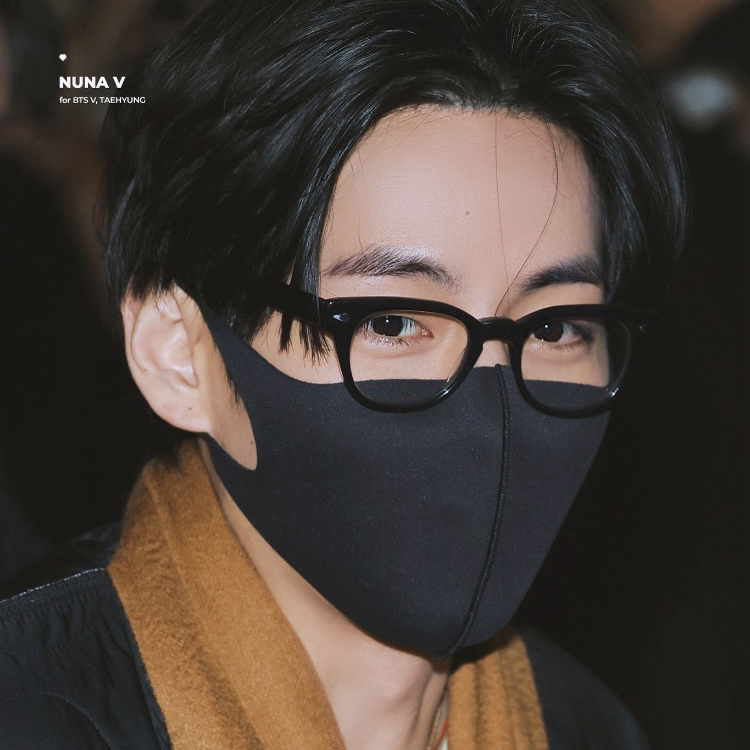 Foto aktivitas terbaru V (BTS)