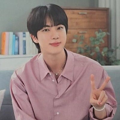 Momen yang diabadikan oleh penggemar Jin (BTS)