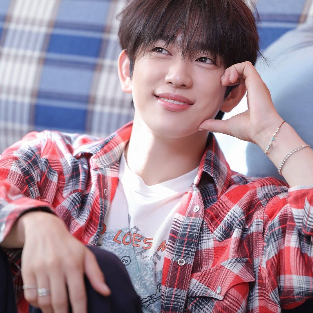 Recent activity shot of Jinyoung (GOT7)