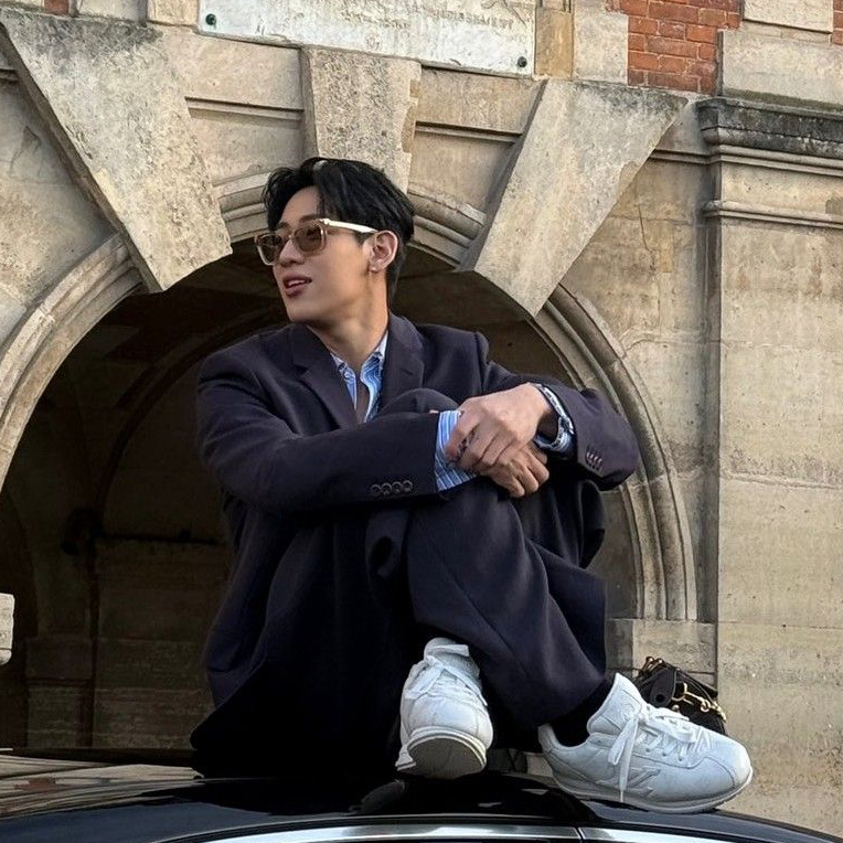 Behind-the-scenes cut of Bambam (GOT7)