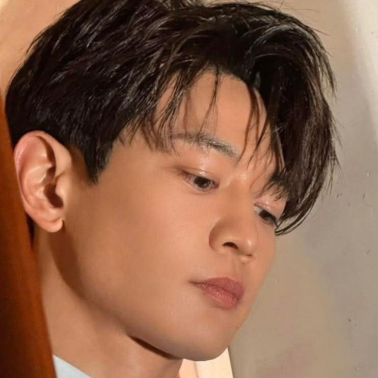 Latest photo of Minho (SHINee)