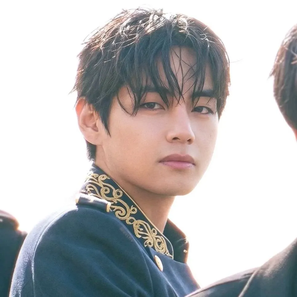 Latest photo of V (BTS)