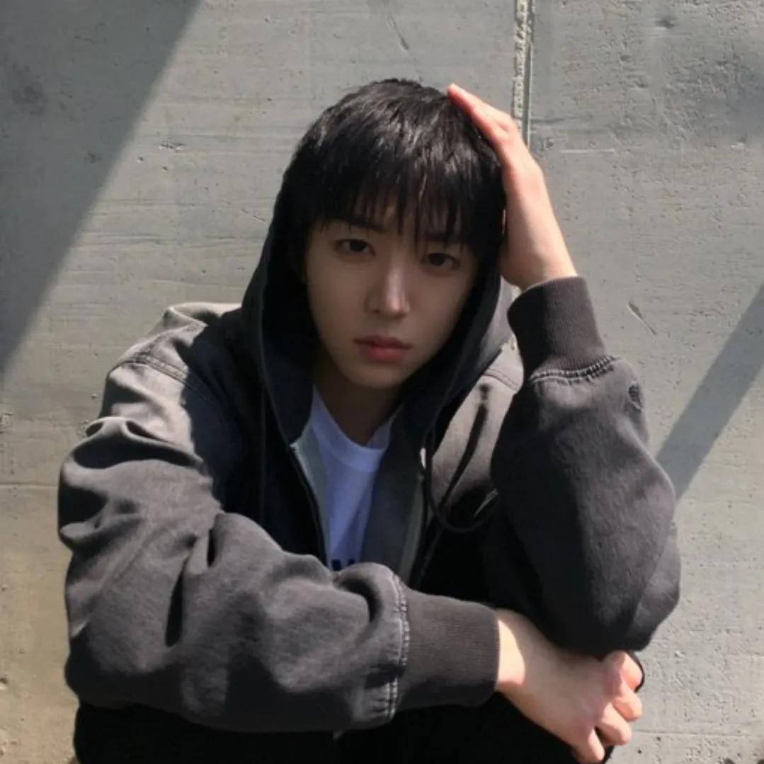 Recent activity shot of Baek junhyuk (IDID)
