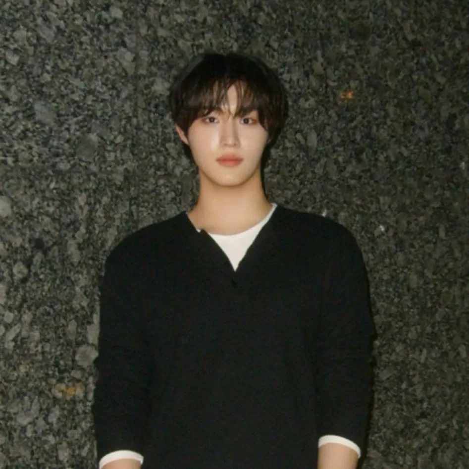 Behind-the-scenes cut of Hyunsuk
