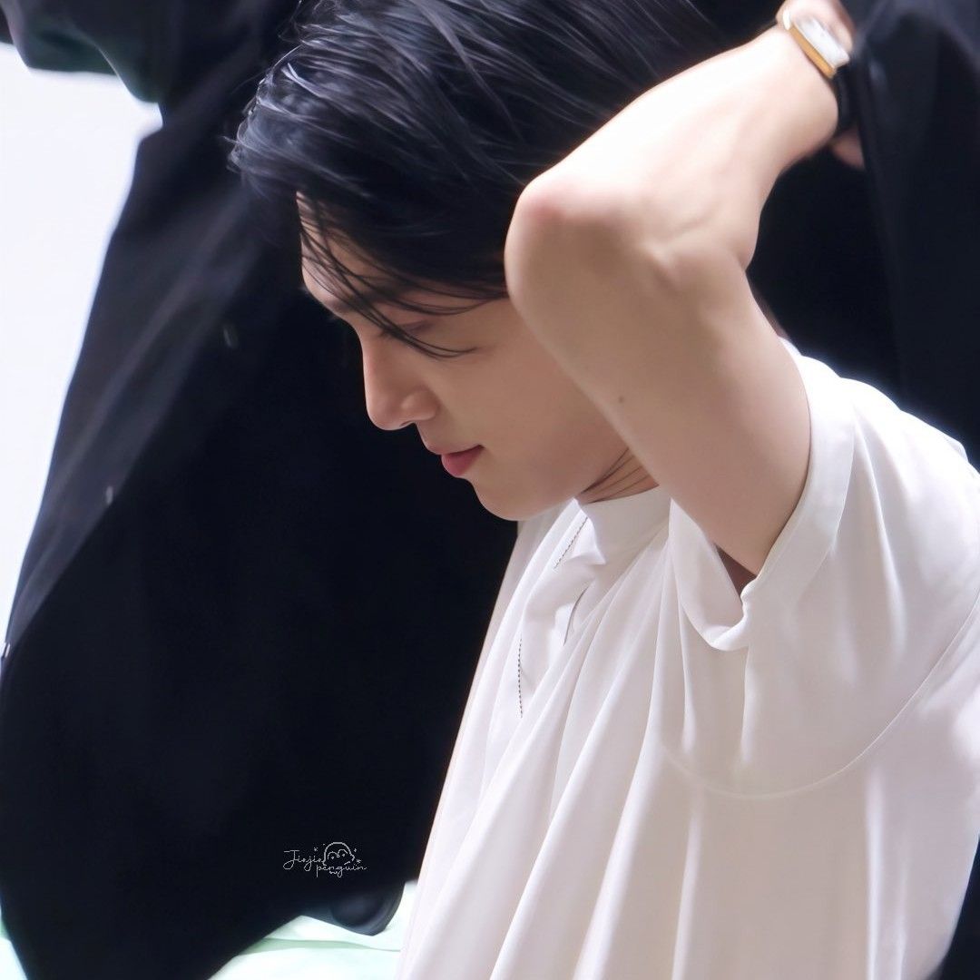 Latest photo of Chen (EXO)