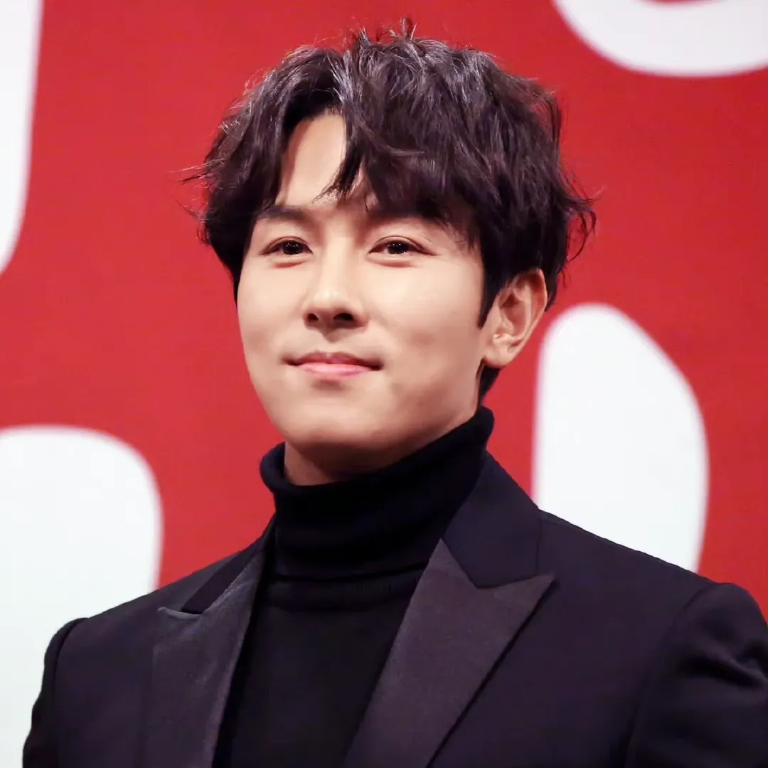 Recent activity shot of Kim Dongwan (SHINHWA)
