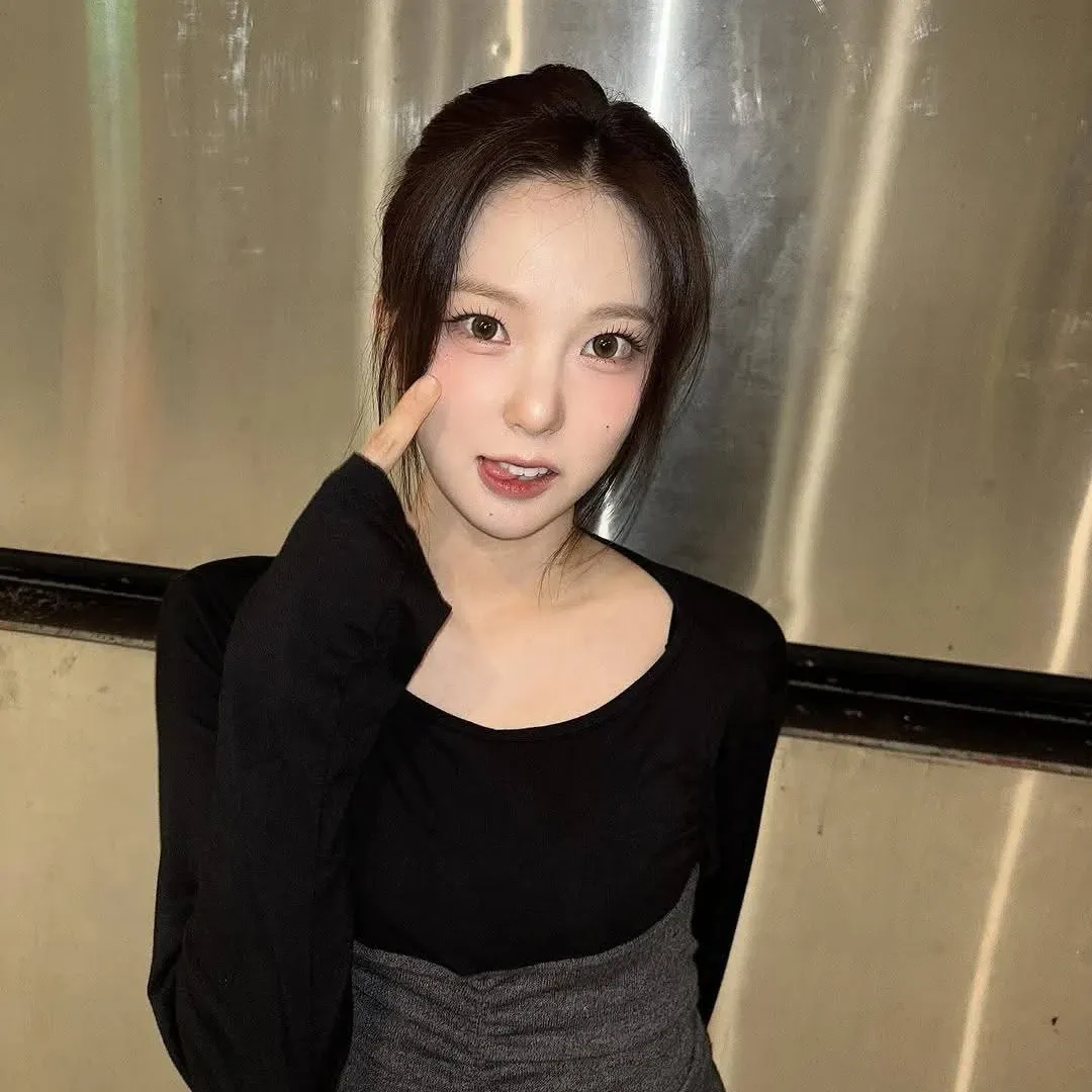 A moment captured by Choi Yujin (Kep1er)'s fan