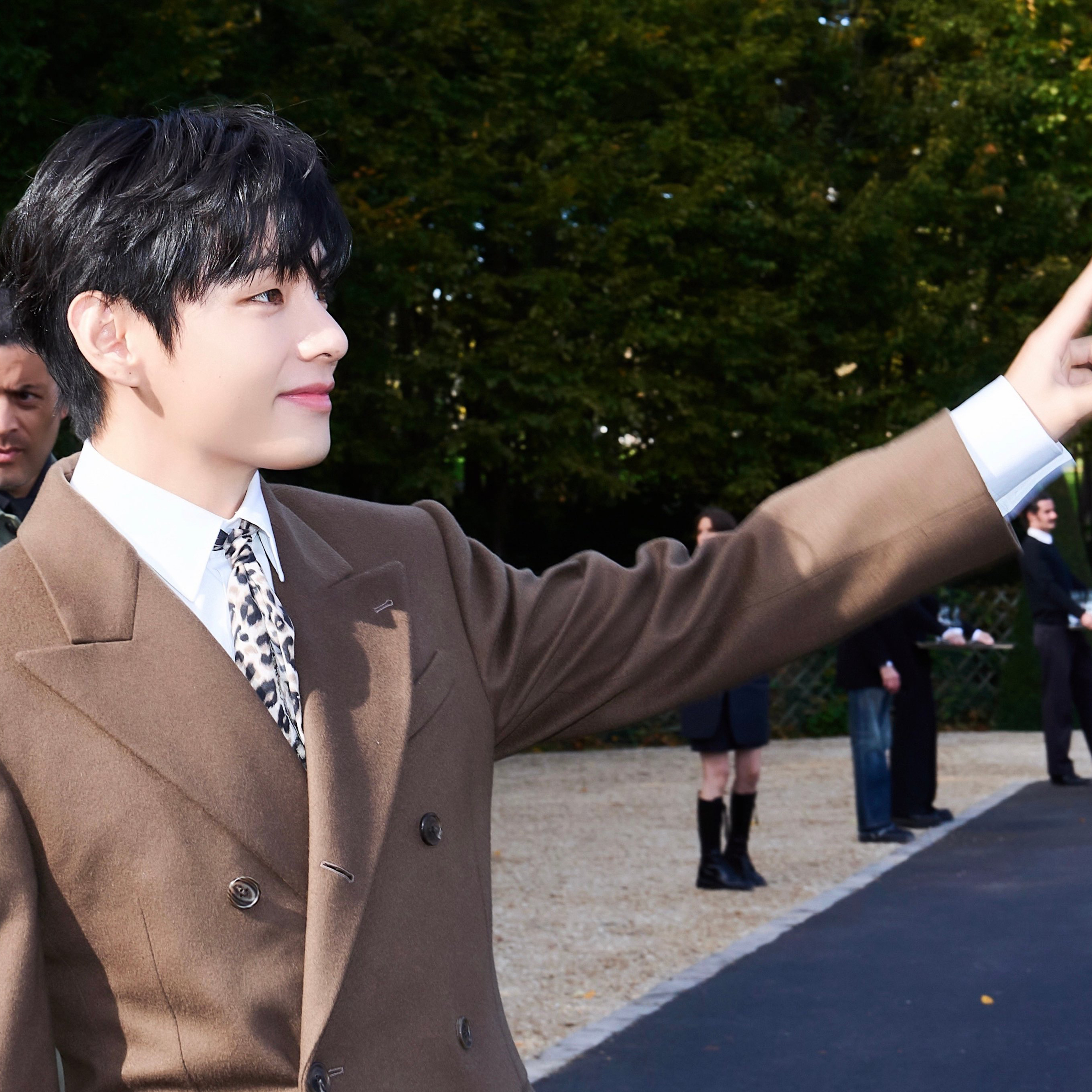 뷔 (방탄소년단)의 비하인드 컷