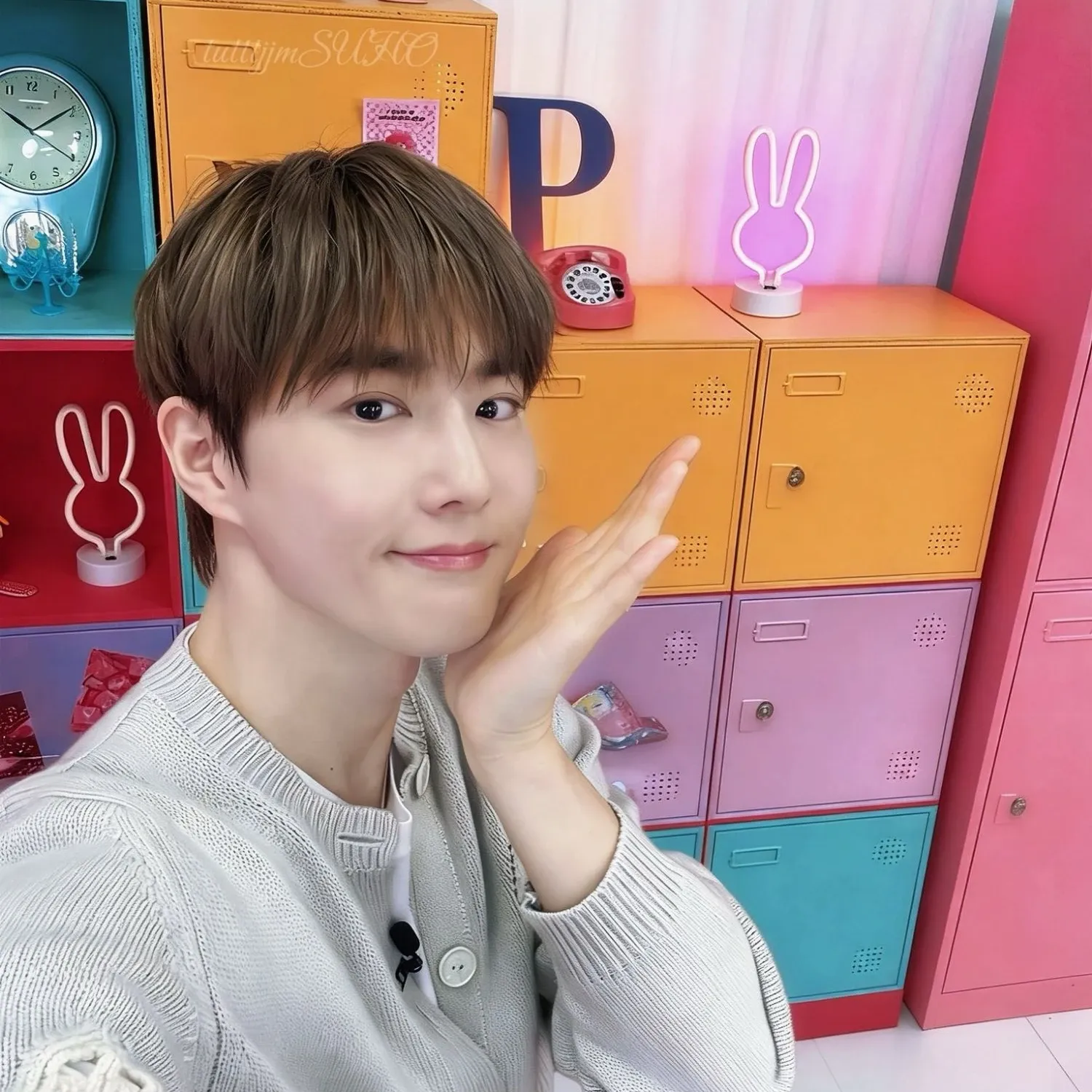 Behind-the-scenes cut of Suho (EXO)