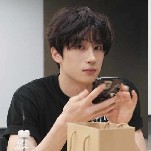 Recent activity shot of Han Seungwoo