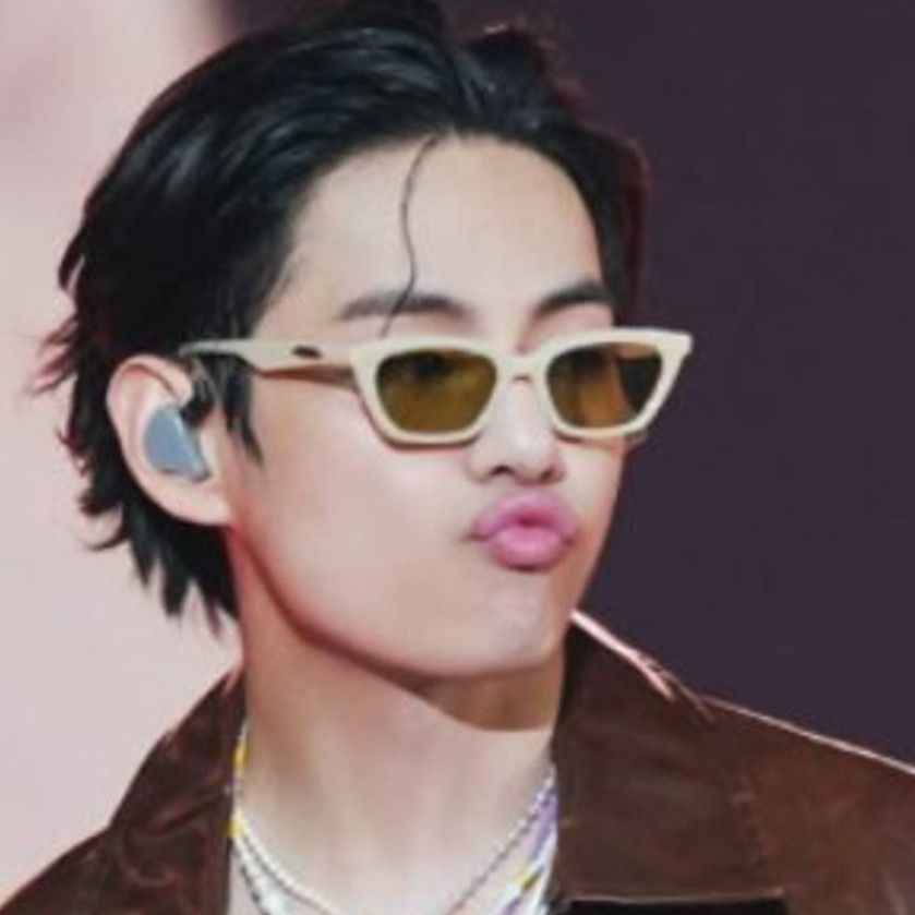 뷔 (방탄소년단)의 비하인드 컷