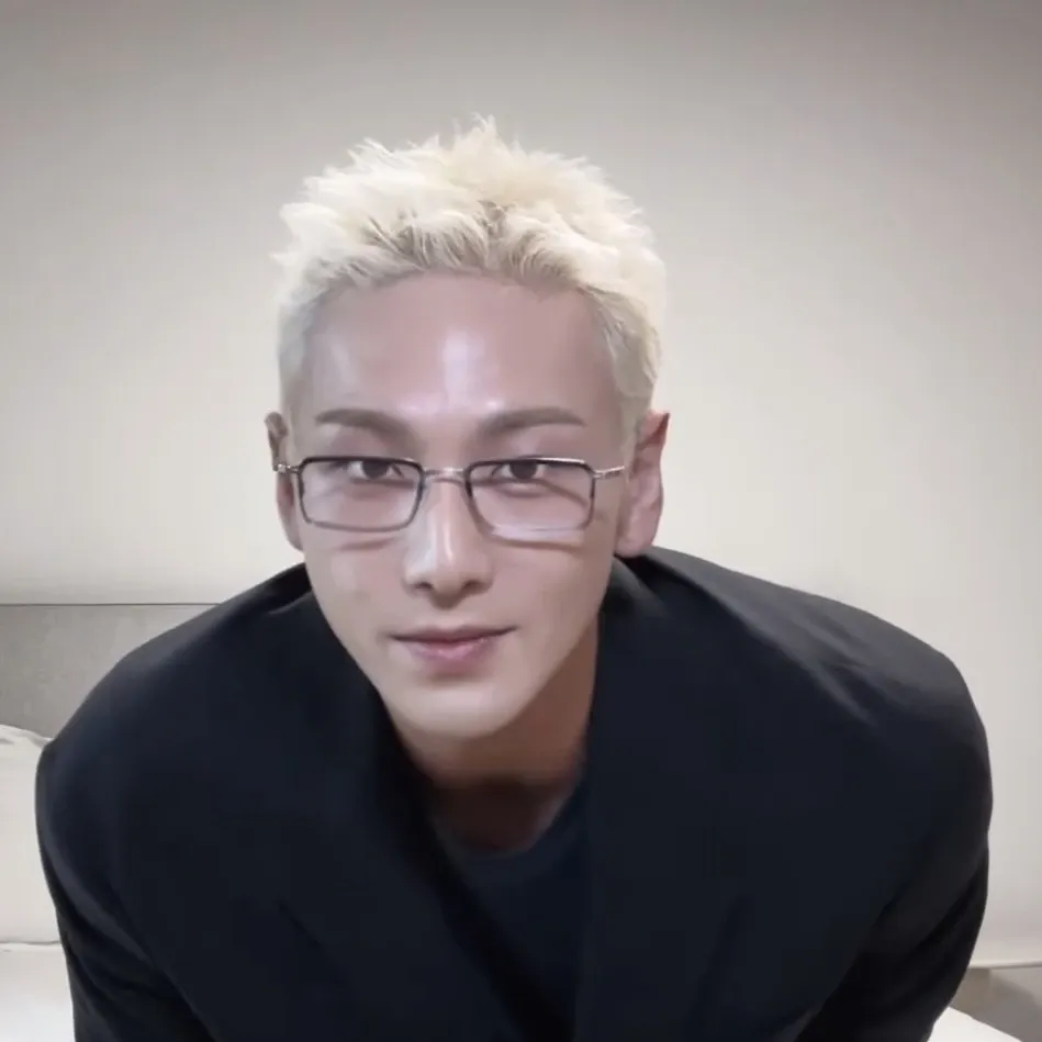 Behind-the-scenes cut of Baekho