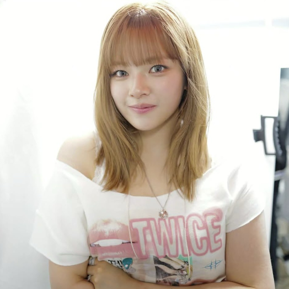 Latest photo of Jeongyeon (TWICE)