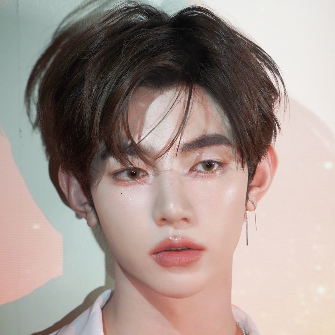 Behind-the-scenes cut of Zhang Hao (ZEROBASEONE)