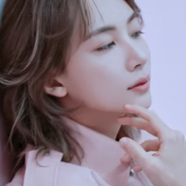 Foto terbaru Jeonghan (SEVENTEEN)