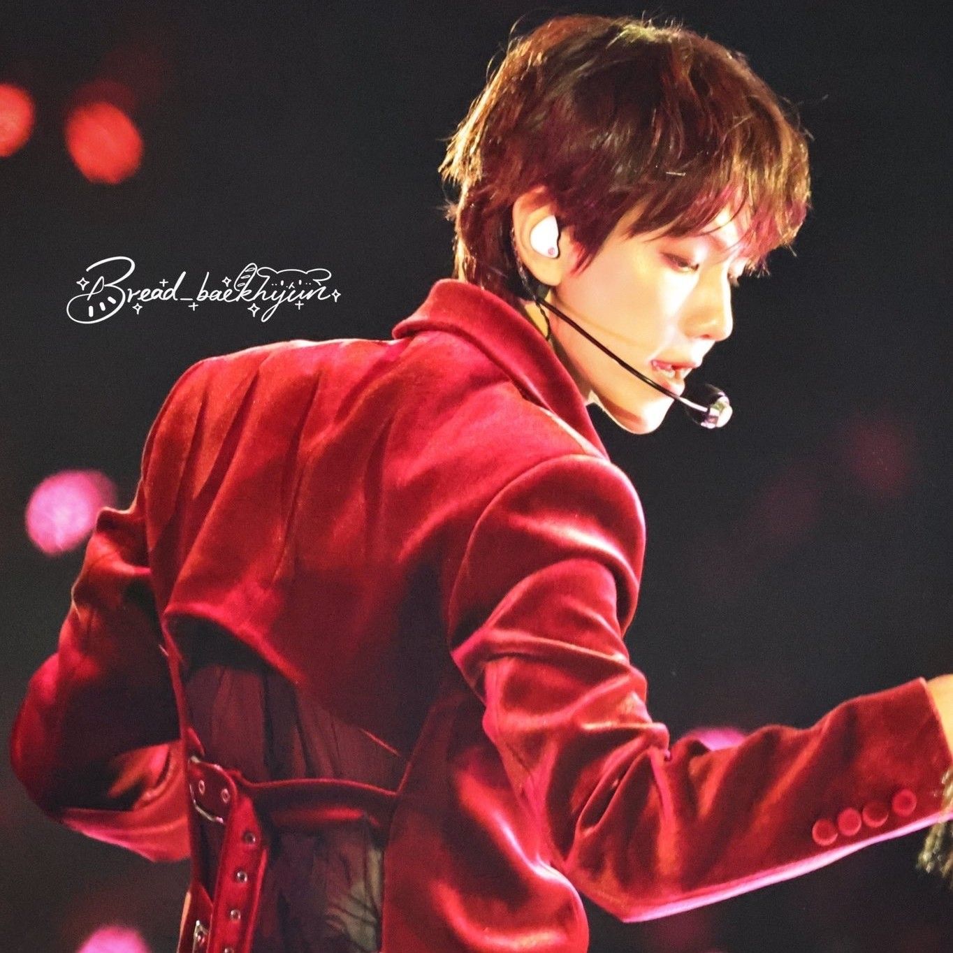 백현 (EXO)의 비하인드 컷