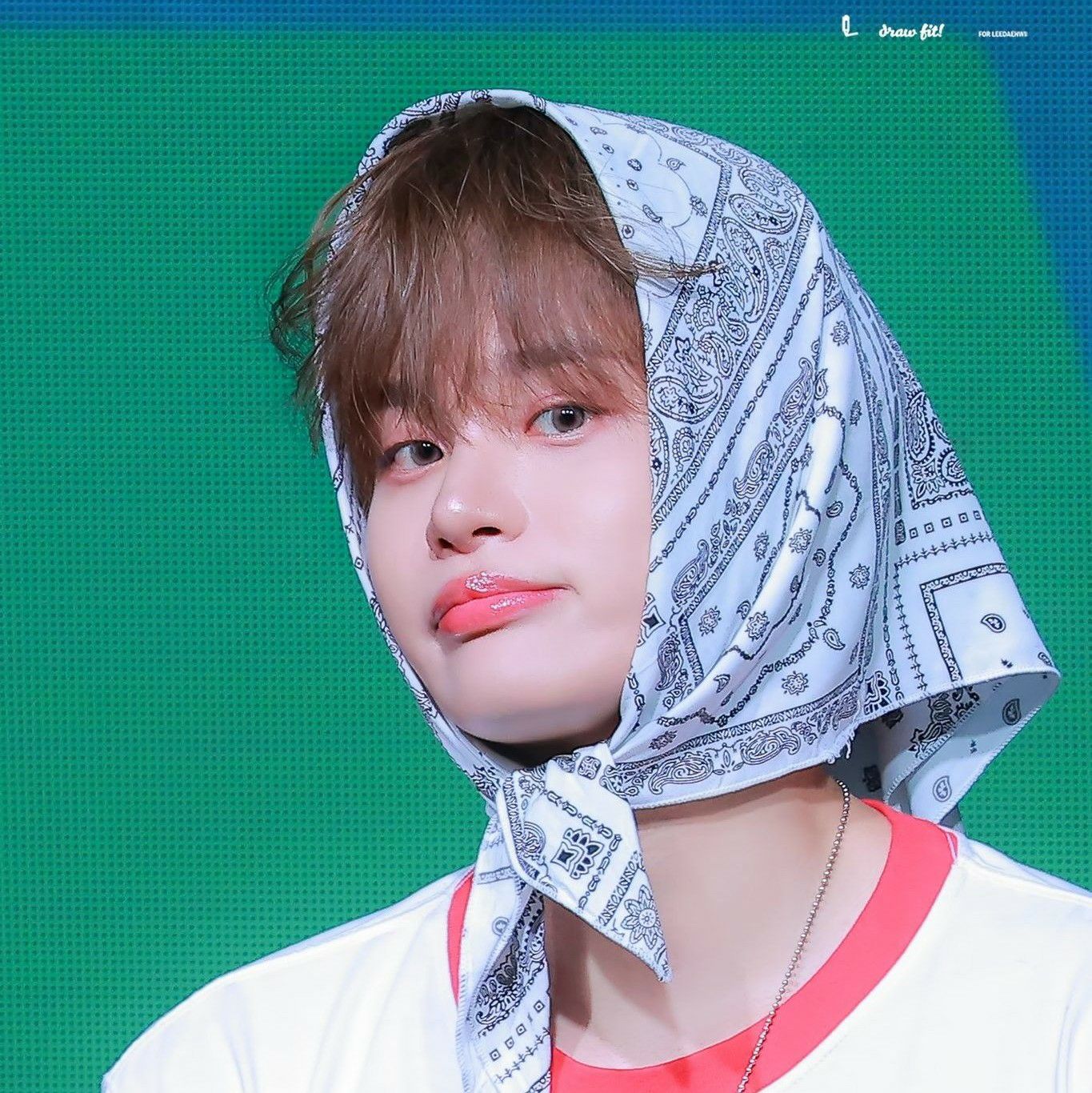 A moment captured by Lee Daehwi (AB6IX)'s fan