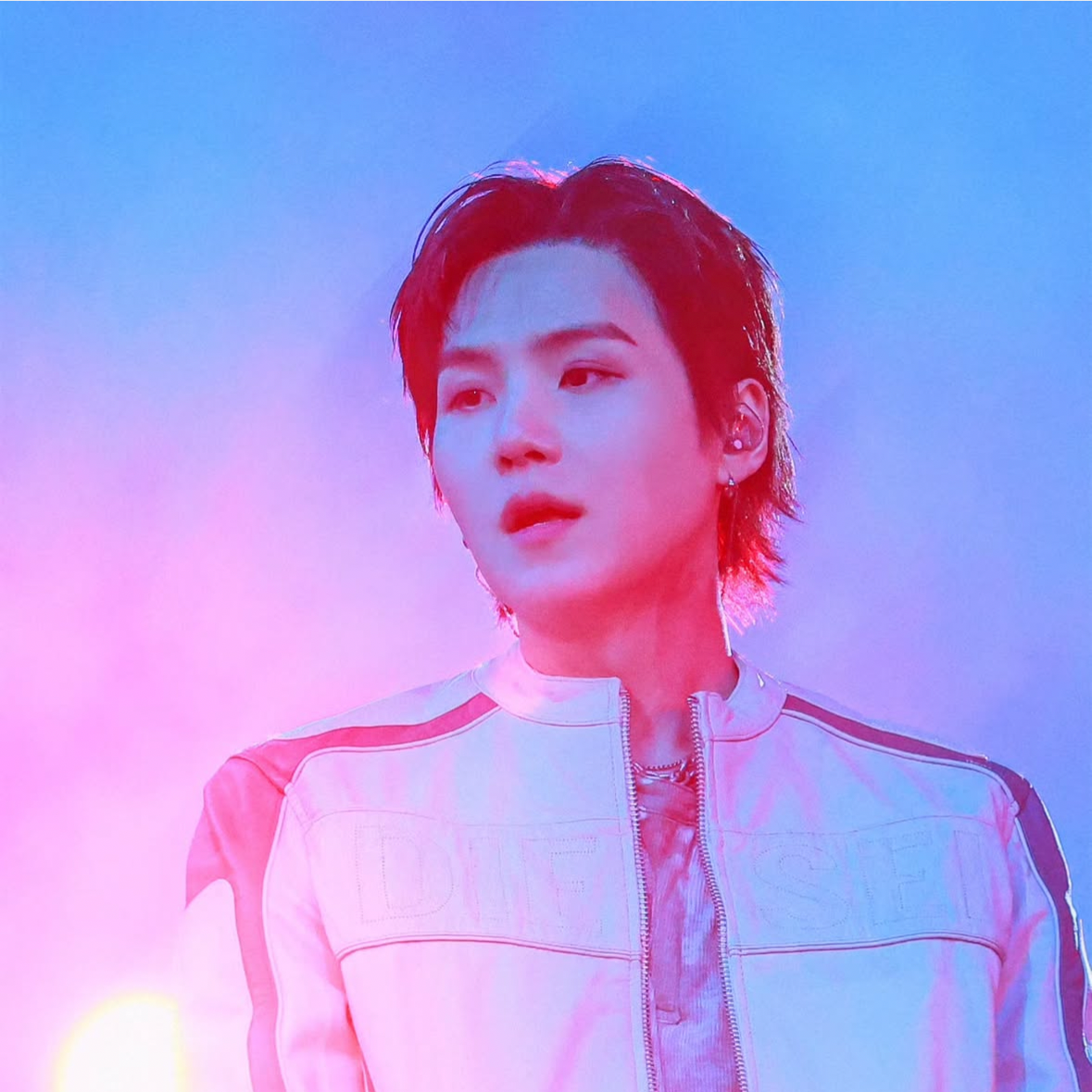 Foto aktivitas terbaru SUGA (BTS)