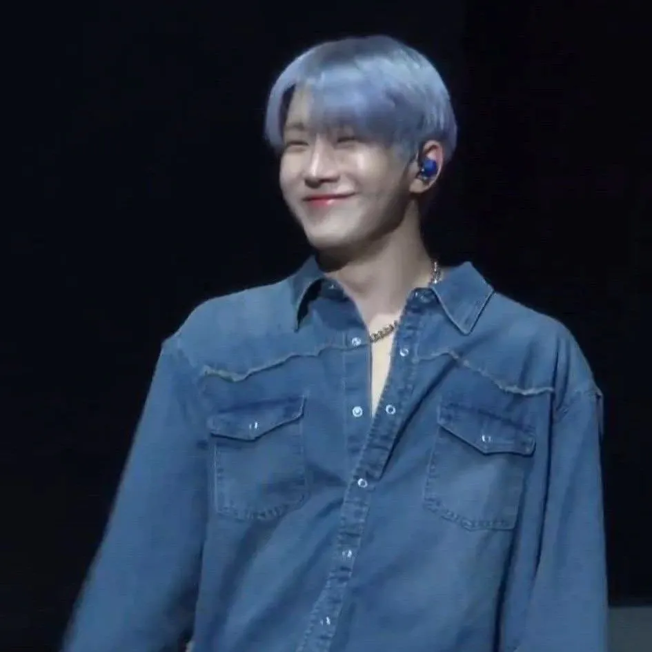 A moment captured by Jinjin (ASTRO)'s fan