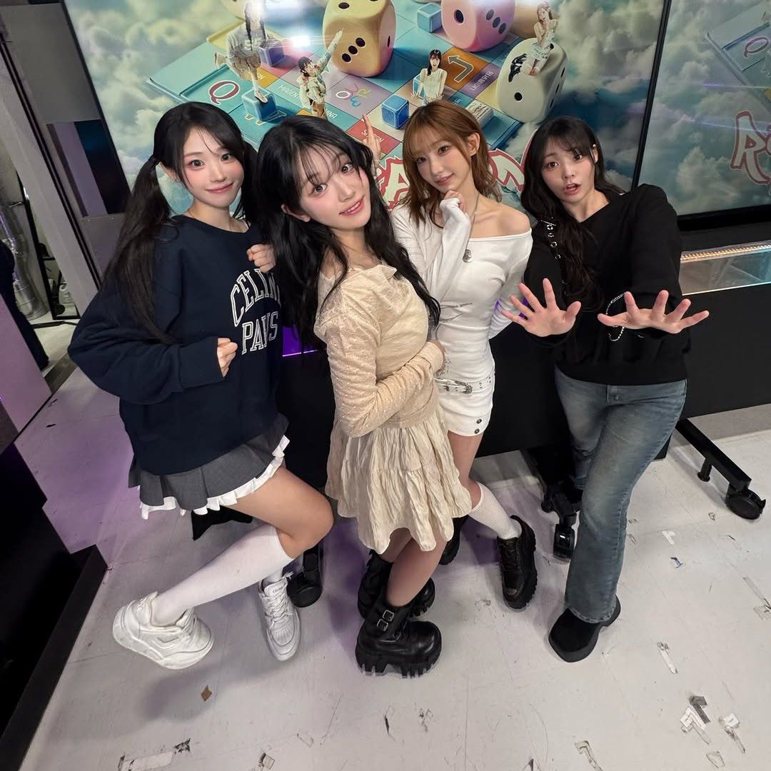 Behind-the-scenes cut of QWER