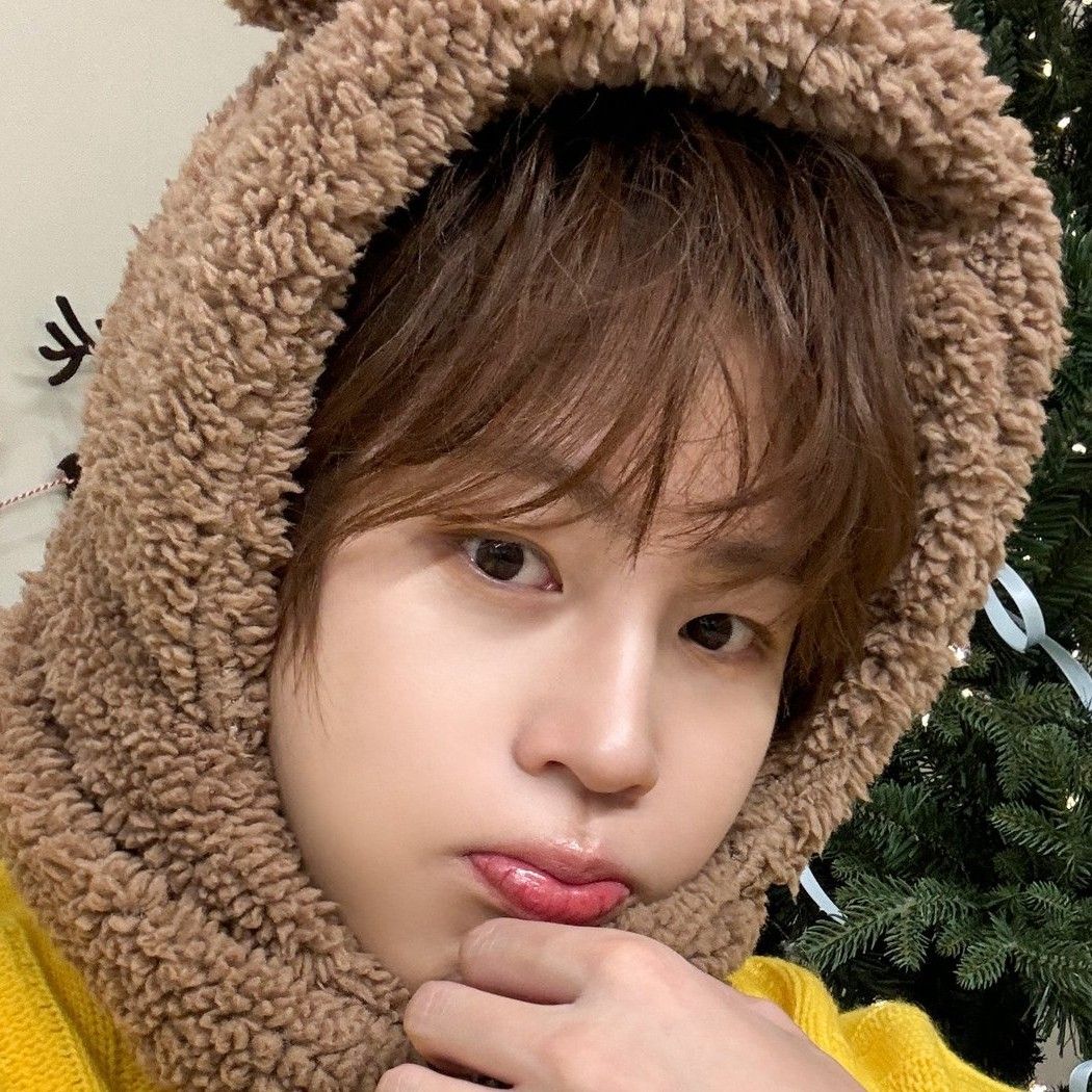 Behind-the-scenes cut of Ha Sungwoon