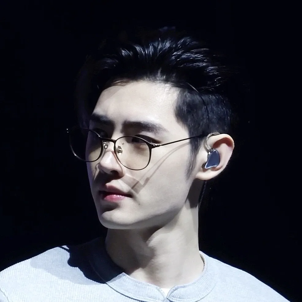 성훈 (ENHYPEN) 최근 활동샷