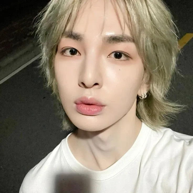 A moment captured by MU (EPEX)'s fan