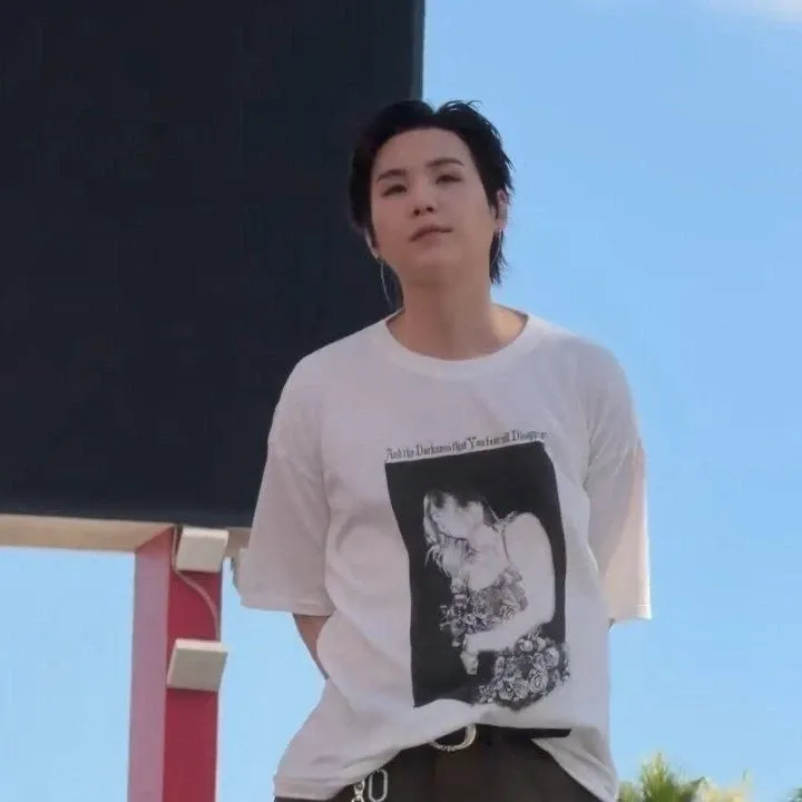 Potret di balik layar SUGA (BTS)