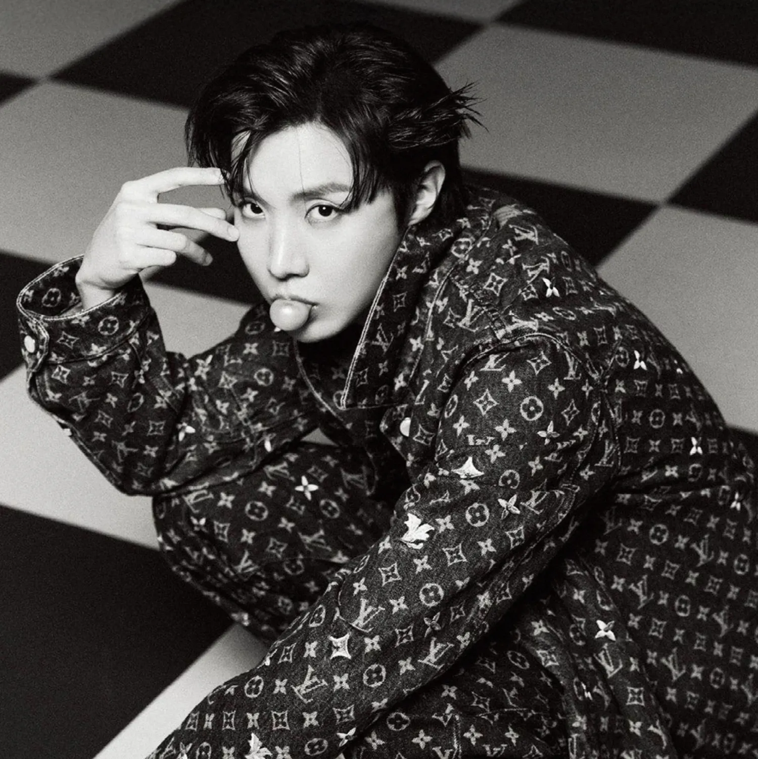 Behind-the-scenes cut of j-hope (BTS)