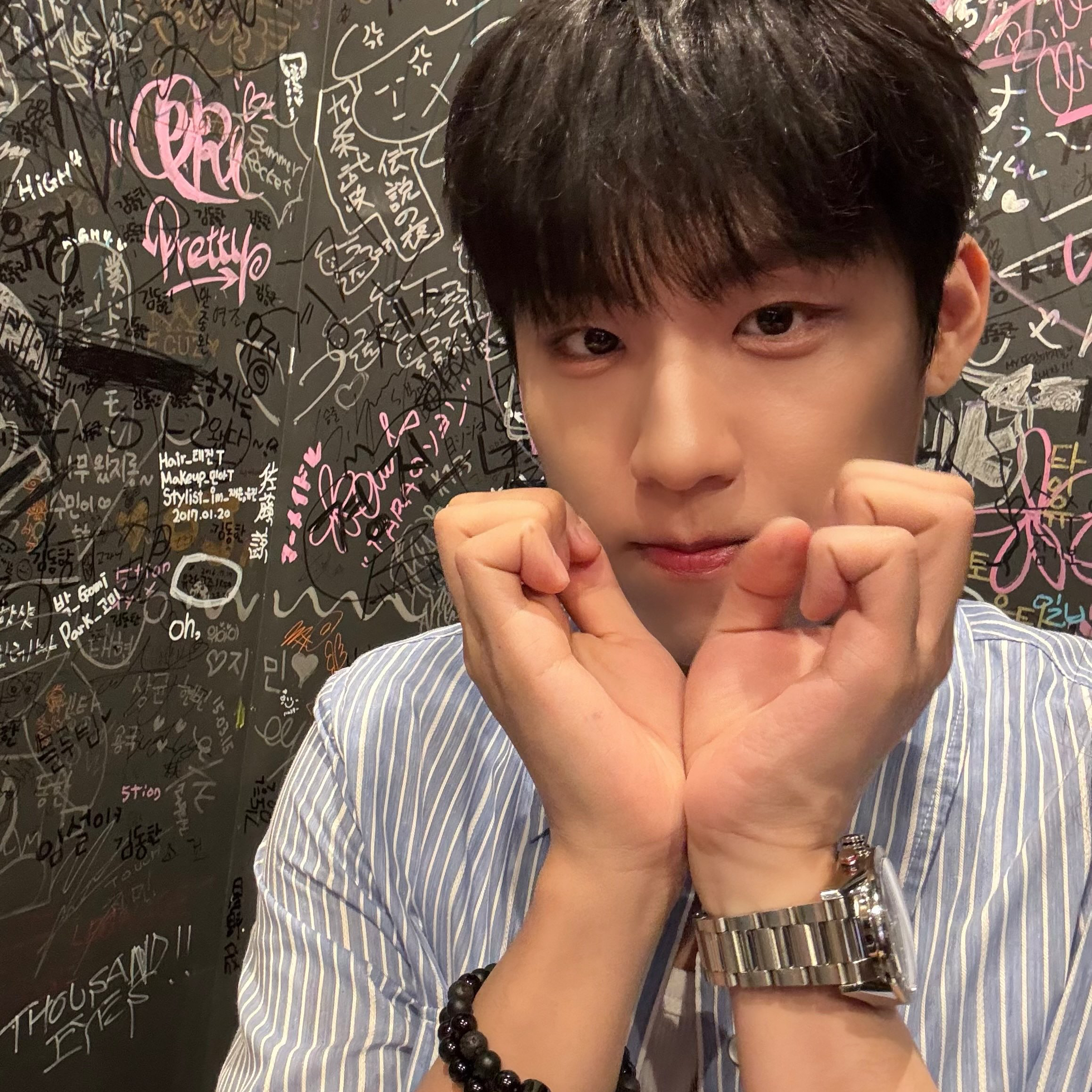 A moment captured by Park Woojin (AB6IX)'s fan