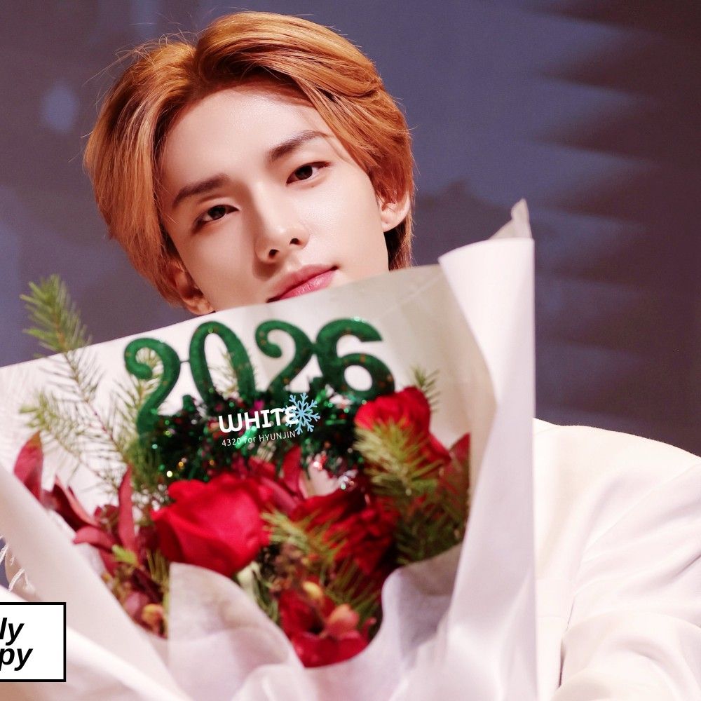 Latest photo of Hyunjin (Stray Kids)