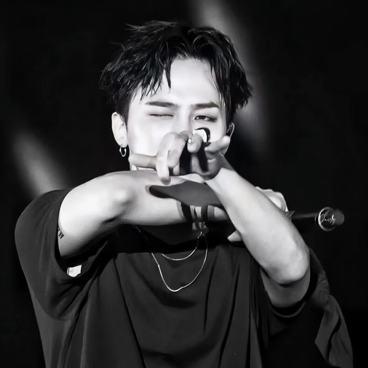 A moment captured by G-DRAGON (BIGBANG)'s fan