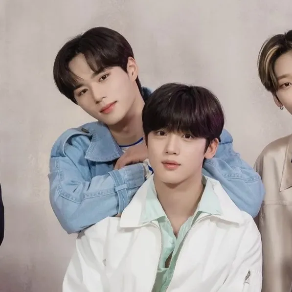 Foto aktivitas terbaru WEi