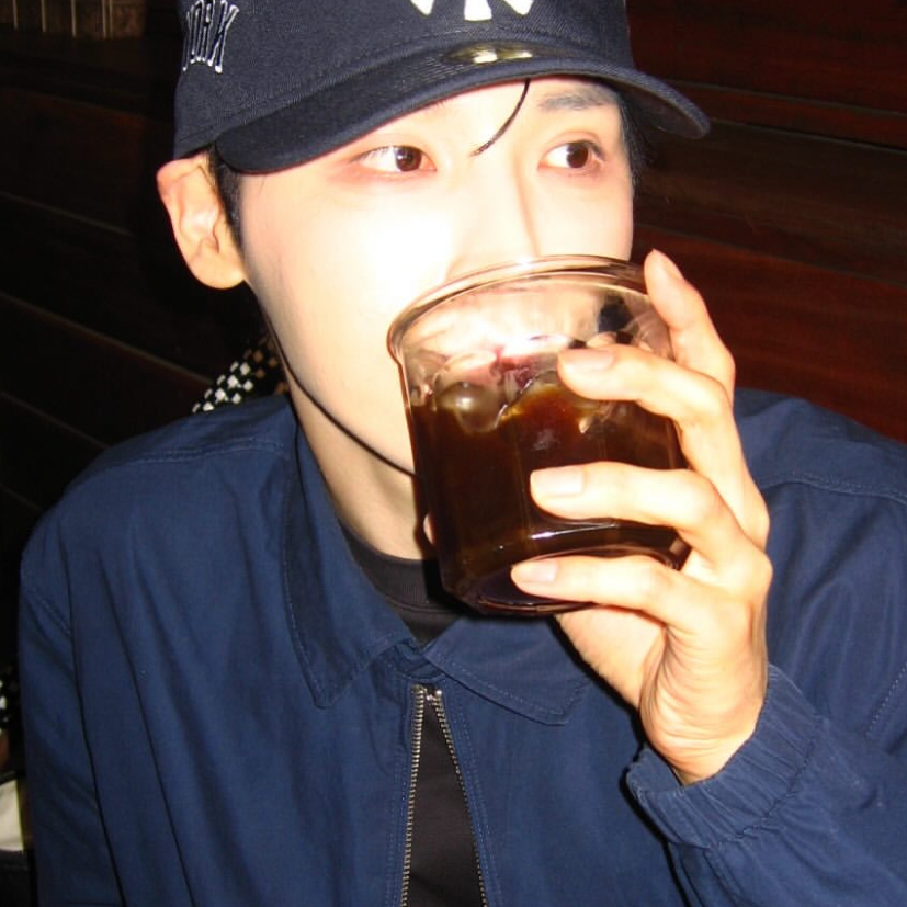 A moment captured by Jeon Woong (AB6IX)'s fan