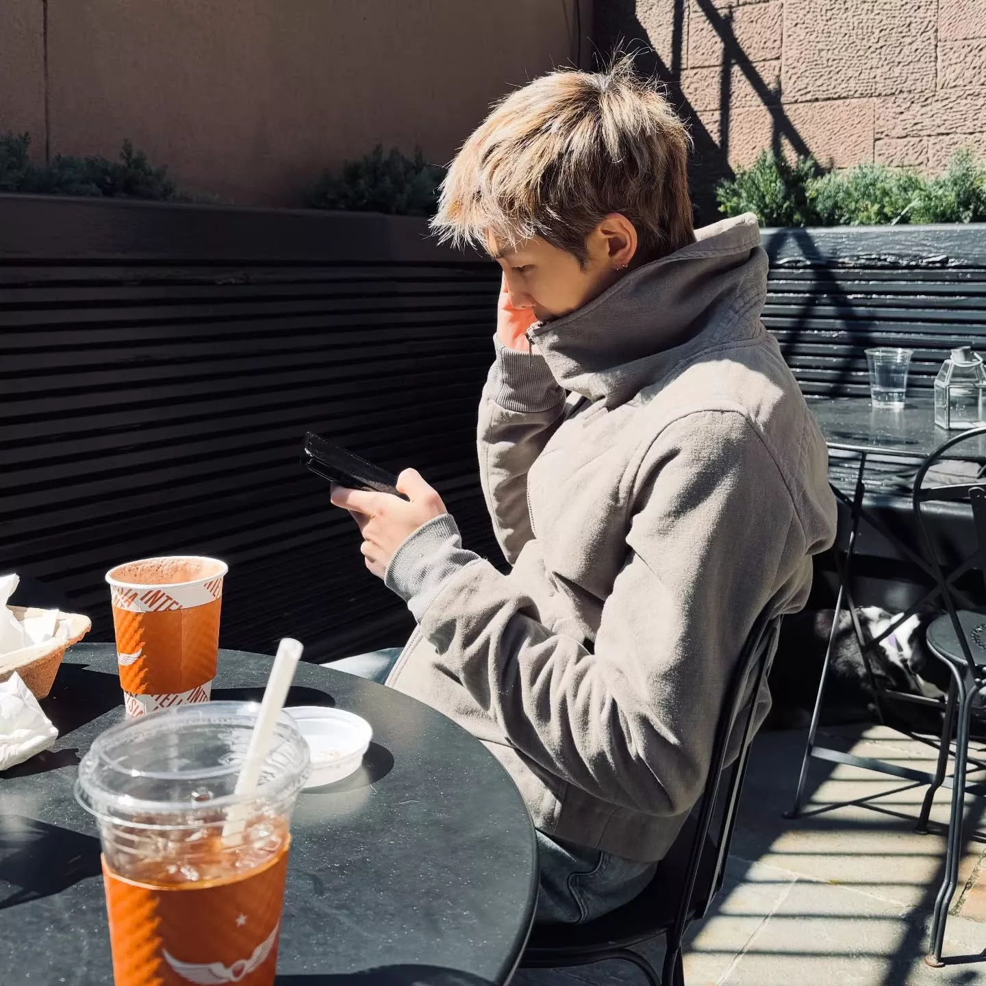 Behind-the-scenes cut of BTS