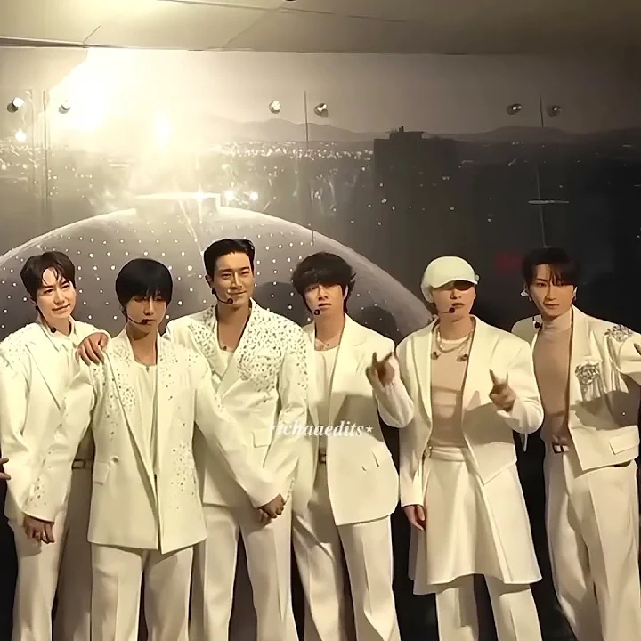 A moment captured by Super Junior's fan