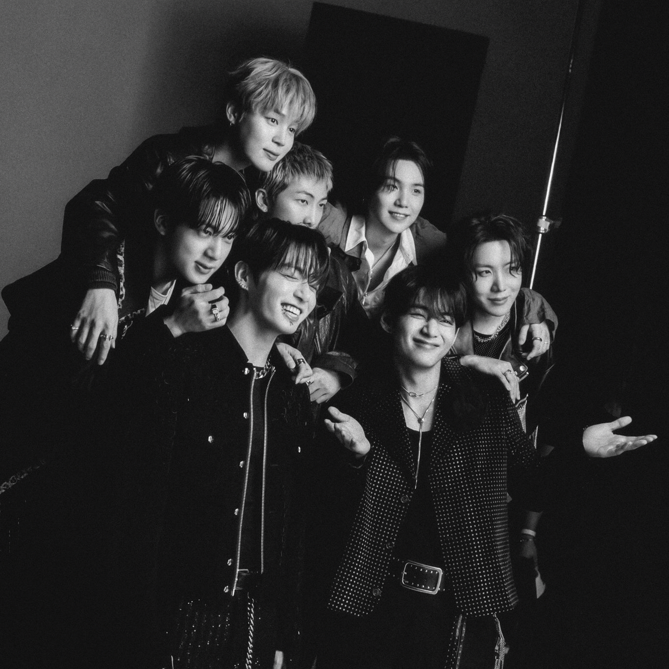 Behind-the-scenes cut of BTS