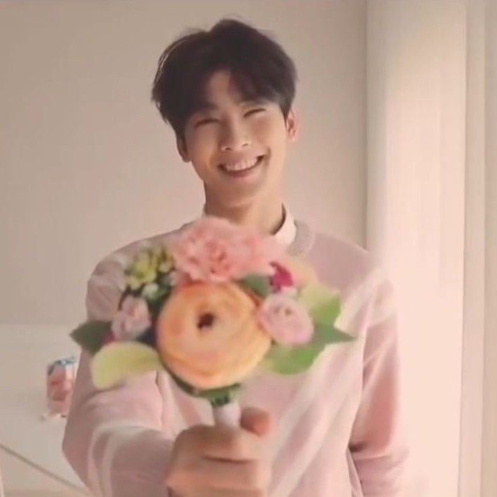 Latest photo of Eunwoo (ASTRO)